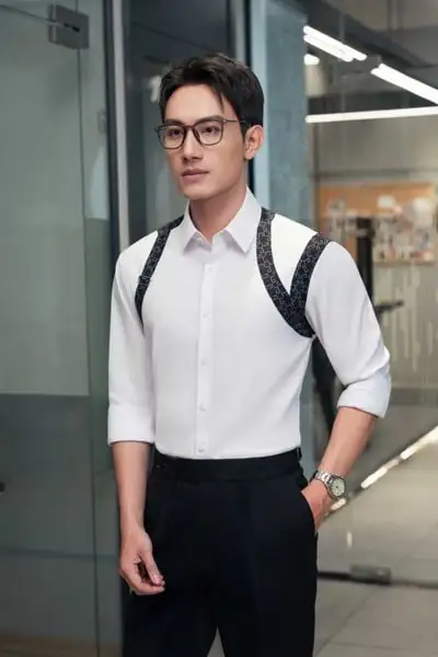 Sơ Mi Dài Tay Trắng Họa Tiếp Đáp Vai