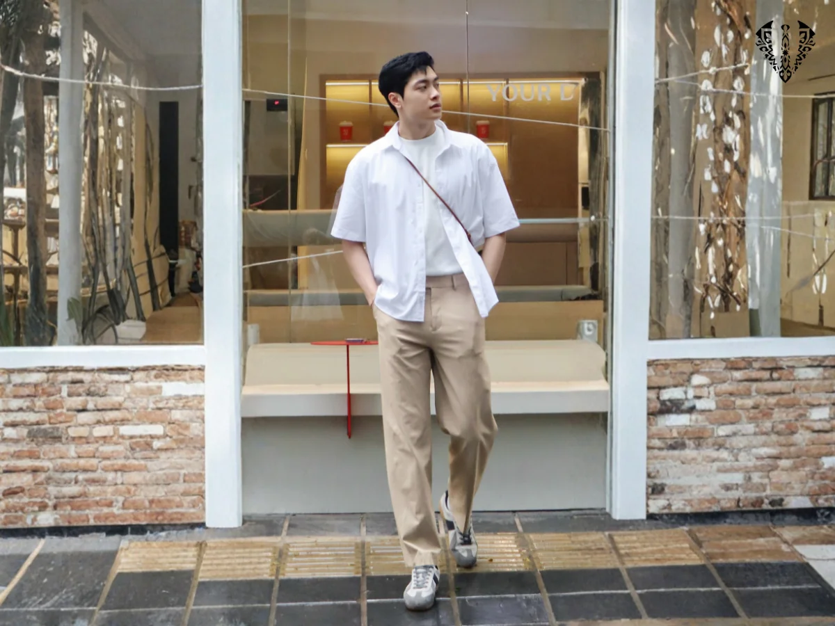 Mẫu nam mặc áo sơ mi oversize nam